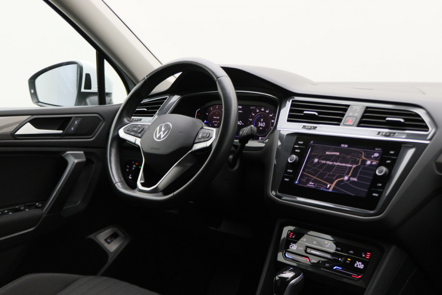 Volkswagen Tiguan Allspace 1.5 TSI Elegance 7p. IQ Light, Stuur-/Stoelverw. ACC, Camera, Apple Carplay, DAB