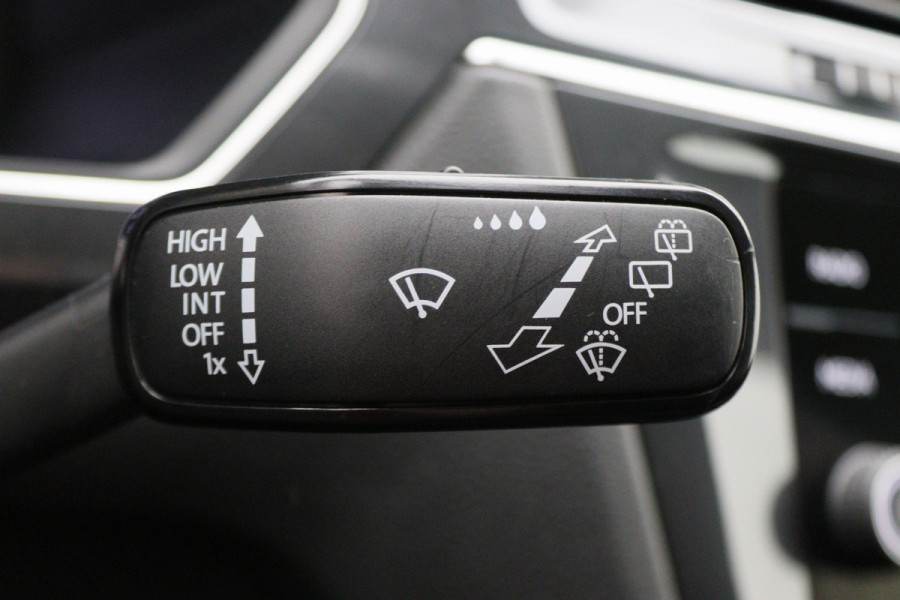 Volkswagen Tiguan Allspace 1.5 TSI Elegance 7p. IQ Light, Stuur-/Stoelverw. ACC, Camera, Apple Carplay, DAB