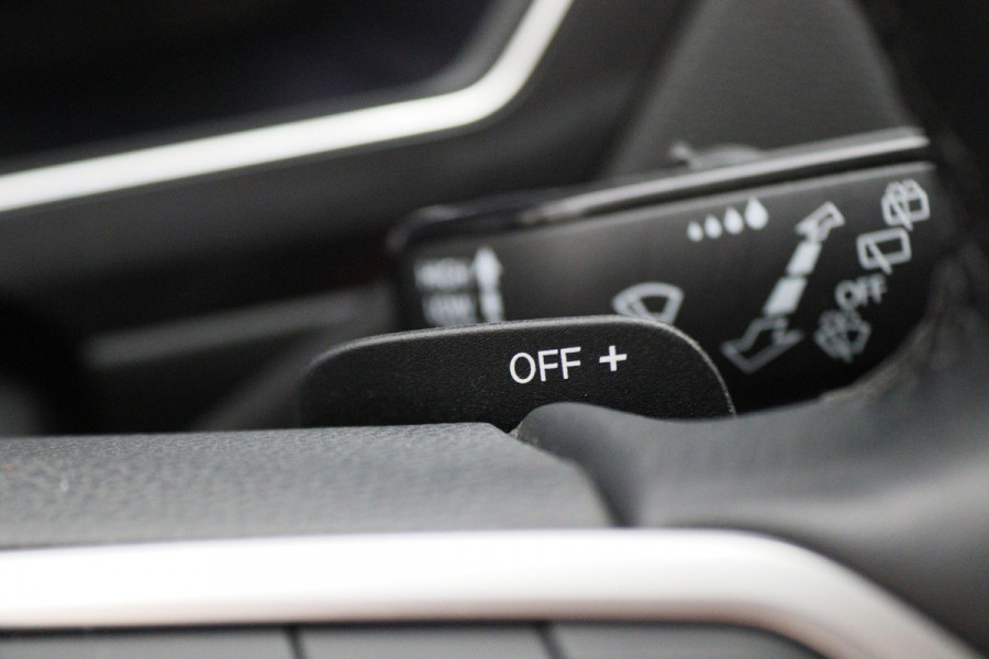 Volkswagen Tiguan Allspace 1.5 TSI Elegance 7p. IQ Light, Stuur-/Stoelverw. ACC, Camera, Apple Carplay, DAB