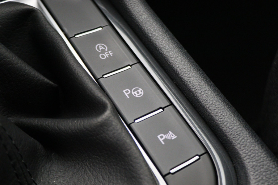 Volkswagen Tiguan Allspace 1.5 TSI Elegance 7p. IQ Light, Stuur-/Stoelverw. ACC, Camera, Apple Carplay, DAB