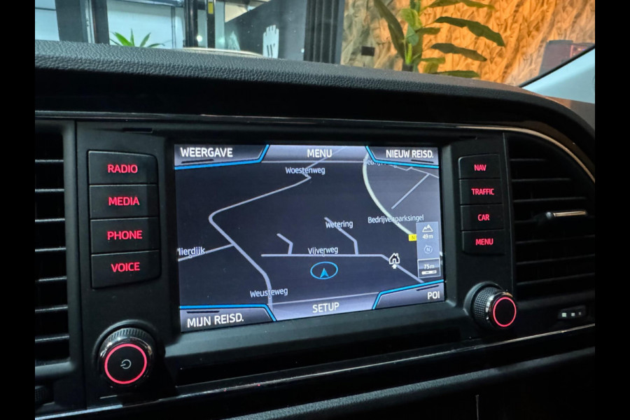 Seat León ST 1.0 EcoTSI Style Garantie NAP Trekhaak Camera PDC Cruise Clima Navi Bluetooth LED Rijklaar