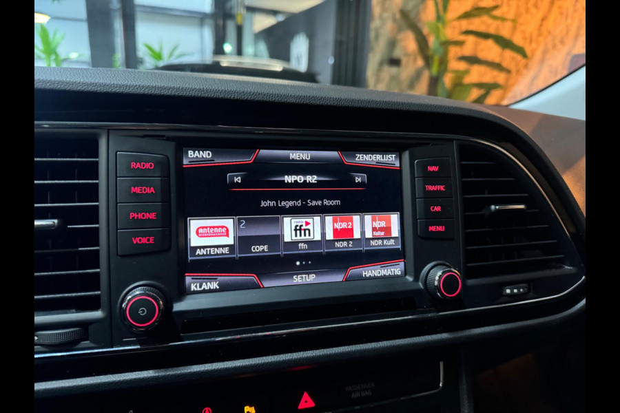 Seat León ST 1.0 EcoTSI Style Garantie NAP Trekhaak Camera PDC Cruise Clima Navi Bluetooth LED Rijklaar