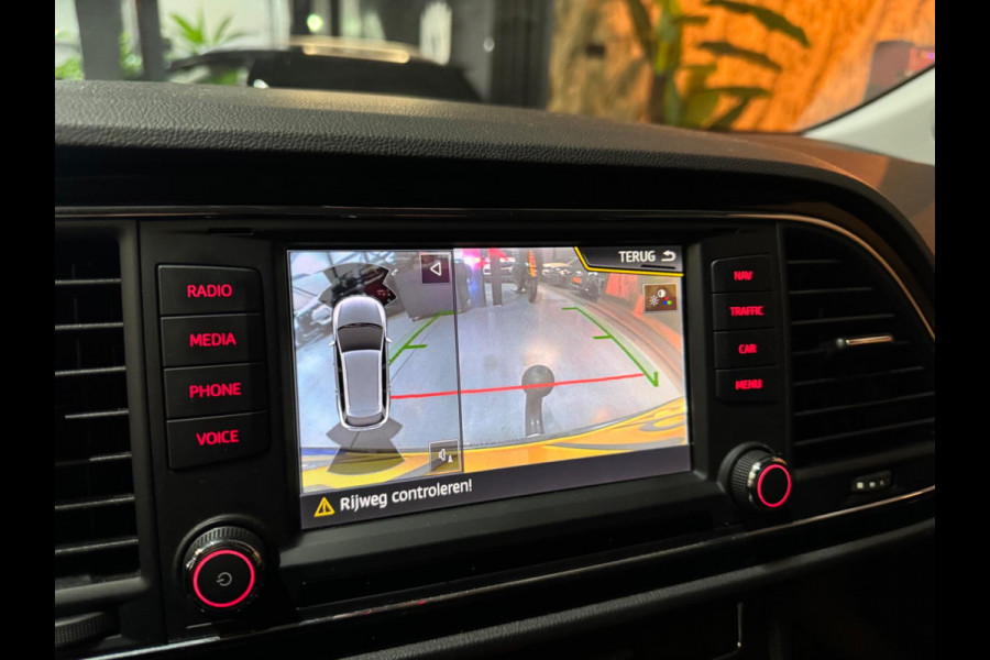 Seat León ST 1.0 EcoTSI Style Garantie NAP Trekhaak Camera PDC Cruise Clima Navi Bluetooth LED Rijklaar