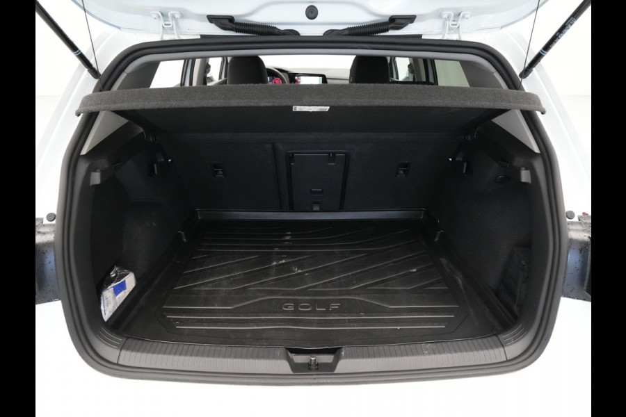 Volkswagen Golf 1.0 TSI 110pk Life Business Navigatie Memory Stoelverwarming Acc 81