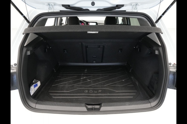 Volkswagen Golf 1.0 TSI 110pk Life Business Navigatie Memory Stoelverwarming Acc 81