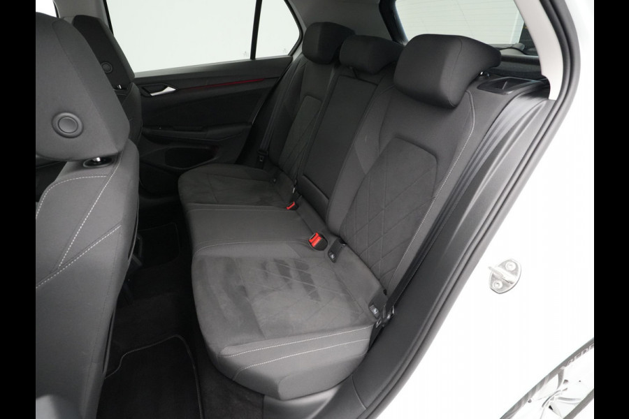 Volkswagen Golf 1.0 TSI 110pk Life Business Navigatie Memory Stoelverwarming Acc 81