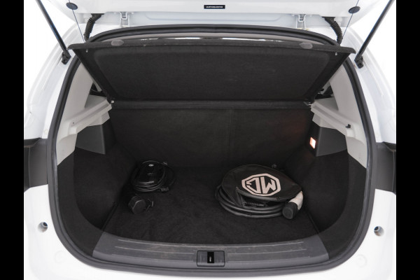 MG ZS EV Luxury 45 kWh (INCL-BTW) *PANO | FULL-LEATHER | CCS-FASTLOADER | KEYLESS | NAVI-FULLMAP | ADAPTIVE-CRUISE | CAMERA | HEATED-SPORT-SEATS | CARPLAY | BLINDSPOT | DAB | LANE-ASSIST | 17"ALU*