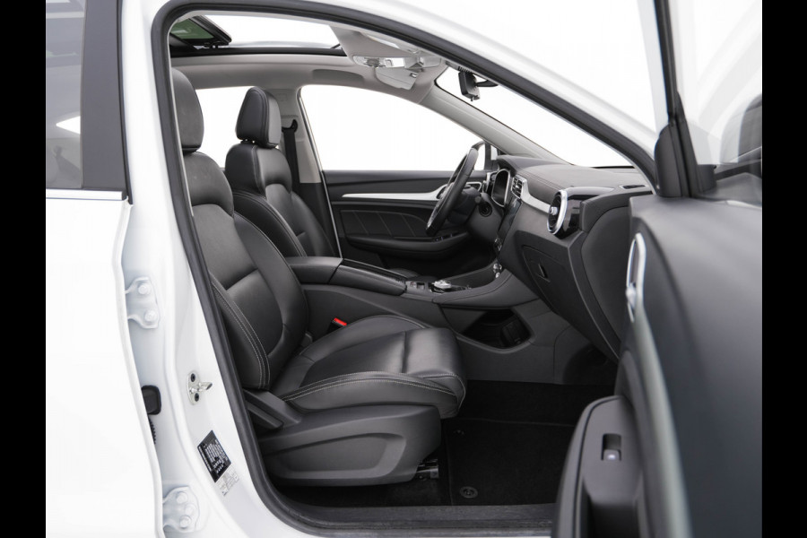 MG ZS EV Luxury 45 kWh (INCL-BTW) *PANO | FULL-LEATHER | CCS-FASTLOADER | KEYLESS | NAVI-FULLMAP | ADAPTIVE-CRUISE | CAMERA | HEATED-SPORT-SEATS | CARPLAY | BLINDSPOT | DAB | LANE-ASSIST | 17"ALU*