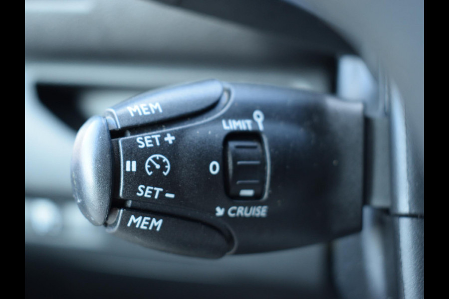 Peugeot e-Expert EV L3 DC 75 kWh | BETIMMERING | NAVI | CARPLAY | 5 PERSOONS