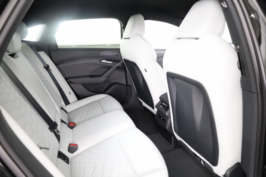 Audi A6 Sportback e-tron S edition performance 100 kWh Tech Pro, winterpakket, leder interieur, remzadels rood