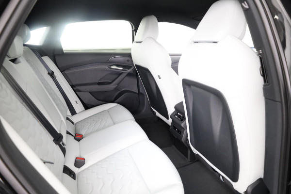 Audi A6 Sportback e-tron S edition performance 100 kWh Tech Pro, winterpakket, leder interieur, remzadels rood