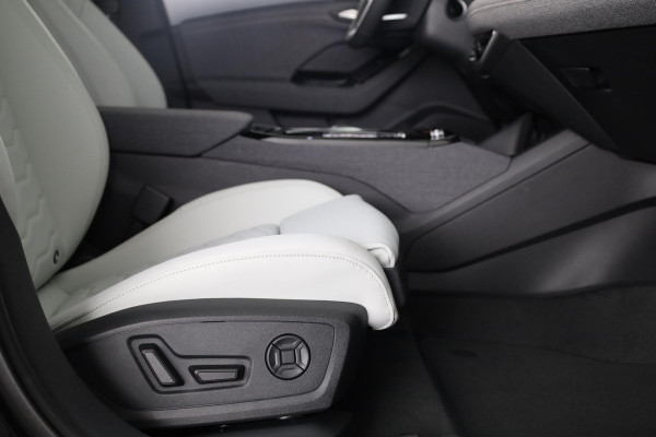 Audi A6 Sportback e-tron S edition performance 100 kWh Tech Pro, winterpakket, leder interieur, remzadels rood