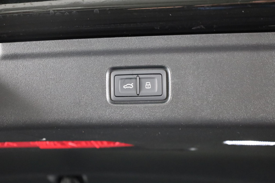 Audi A6 Sportback e-tron S edition performance 100 kWh Tech Pro, winterpakket, leder interieur, remzadels rood