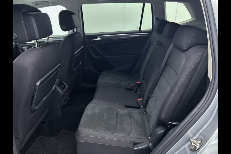 Volkswagen Tiguan Allspace 1.5 TSI Highline | PANO | Massagestoel | Stoelverw | TrekH | Add CC | 1e eig | DealeronderH | NL Auto |