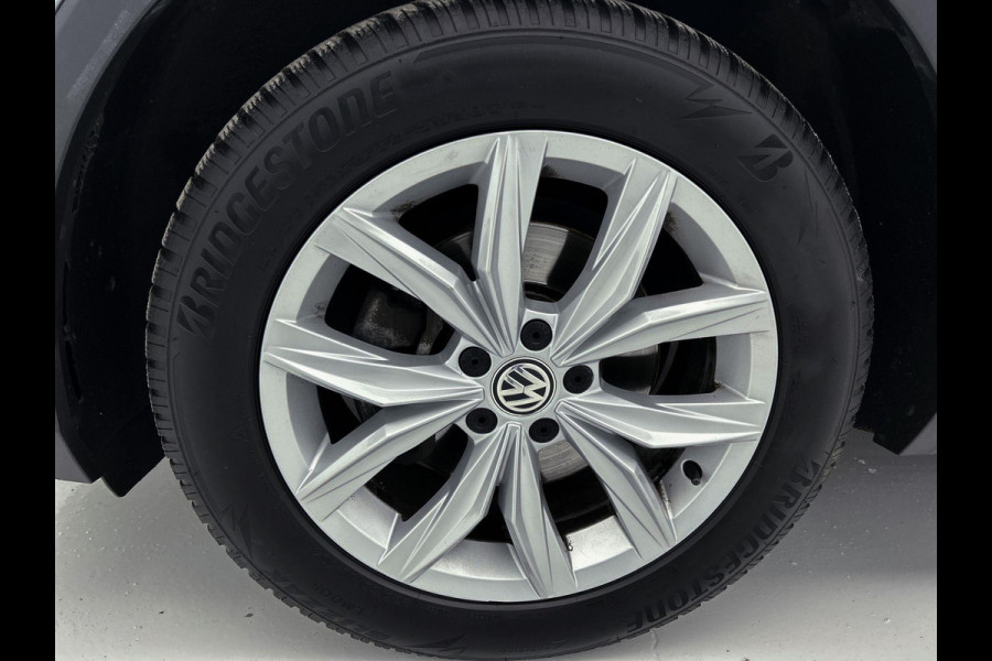 Volkswagen Tiguan Allspace 1.5 TSI Highline | PANO | Massagestoel | Stoelverw | TrekH | Add CC | 1e eig | DealeronderH | NL Auto |