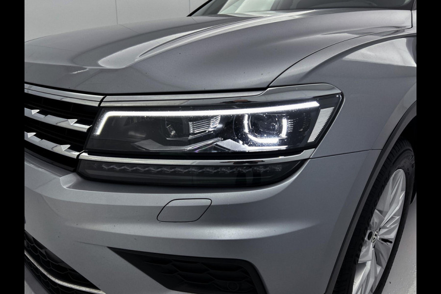 Volkswagen Tiguan Allspace 1.5 TSI Highline | PANO | Massagestoel | Stoelverw | TrekH | Add CC | 1e eig | DealeronderH | NL Auto |