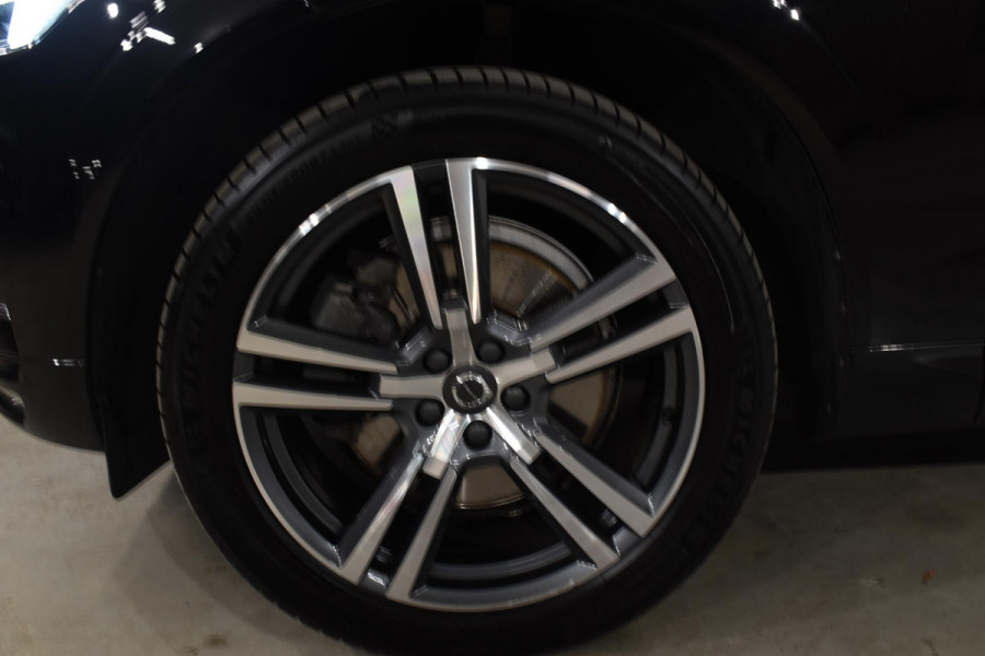 Volvo XC60 T5 250PK AWD Inscription / Navigatie / Cruise Control / Panorama Dak / Leder / LM Velgen /