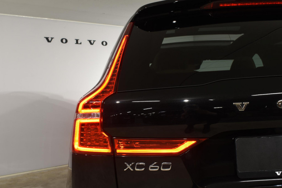 Volvo XC60 T5 250PK AWD Inscription / Navigatie / Cruise Control / Panorama Dak / Leder / LM Velgen /