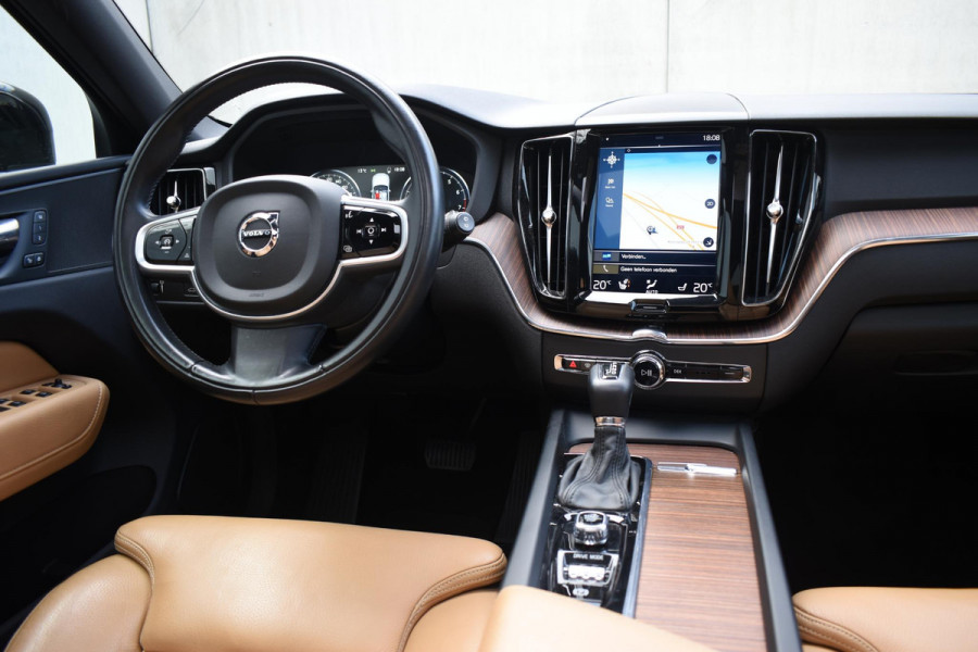Volvo XC60 T5 250PK AWD Inscription / Navigatie / Cruise Control / Panorama Dak / Leder / LM Velgen /