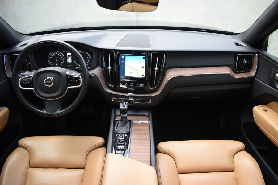Volvo XC60 T5 250PK AWD Inscription / Navigatie / Cruise Control / Panorama Dak / Leder / LM Velgen /