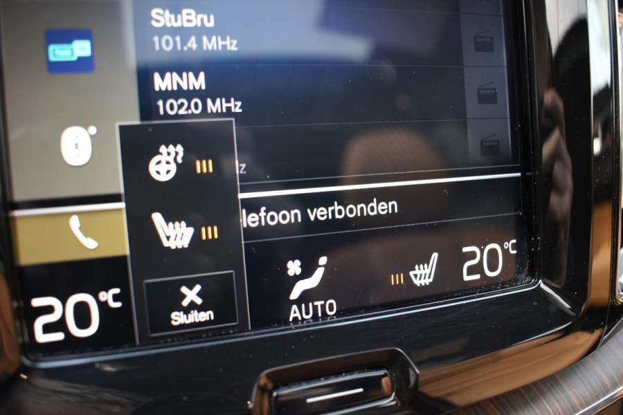 Volvo XC60 T5 250PK AWD Inscription / Navigatie / Cruise Control / Panorama Dak / Leder / LM Velgen /