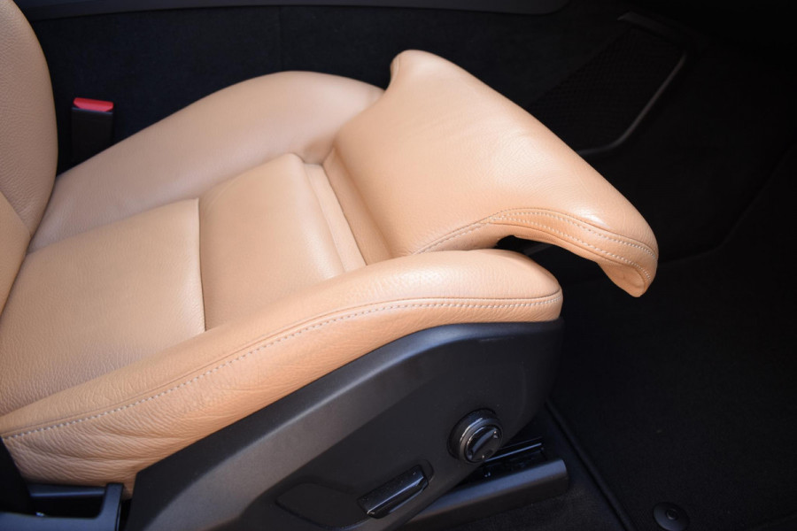 Volvo XC60 T5 250PK AWD Inscription / Navigatie / Cruise Control / Panorama Dak / Leder / LM Velgen /