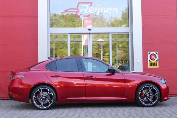 Alfa Romeo Giulia 2.0 T 280PK GME AWD VELOCE | ROSSO ETNA | SPERDIFFERENTIEEL Q4 | HARMAN KARDON BEAUTIFUL SOUND PACK 900W INCLUSIEF LEDEREN DASHBOARD | ALARM SYSTEEM | RIJASSISTENPAKKET | DODEHOEK DETECTIE | ELEKTRISCH BEDIENBARE VOORSTOELEN MET GEHEUGEN FUNCTIE | LEDEREN BEKLEDING | ZWARTE HEMELBEKLEDING | FULL LED MATRIX KOPLAMPEN | NAVIGATIE | APPLE CARPLAY/ANDROID AUTO | PARKEERSENSOREN VOOR EN ACHTER | 19" "5 PETALS " LICHTMETALEN VELGEN | ROOD GESPOTEN REMKLAUWEN | ADAPTIVE CRUISE CONTROL | STOEL VERWARMING | STUUR VERWARMING | | KEYLESS ENTRY/START |