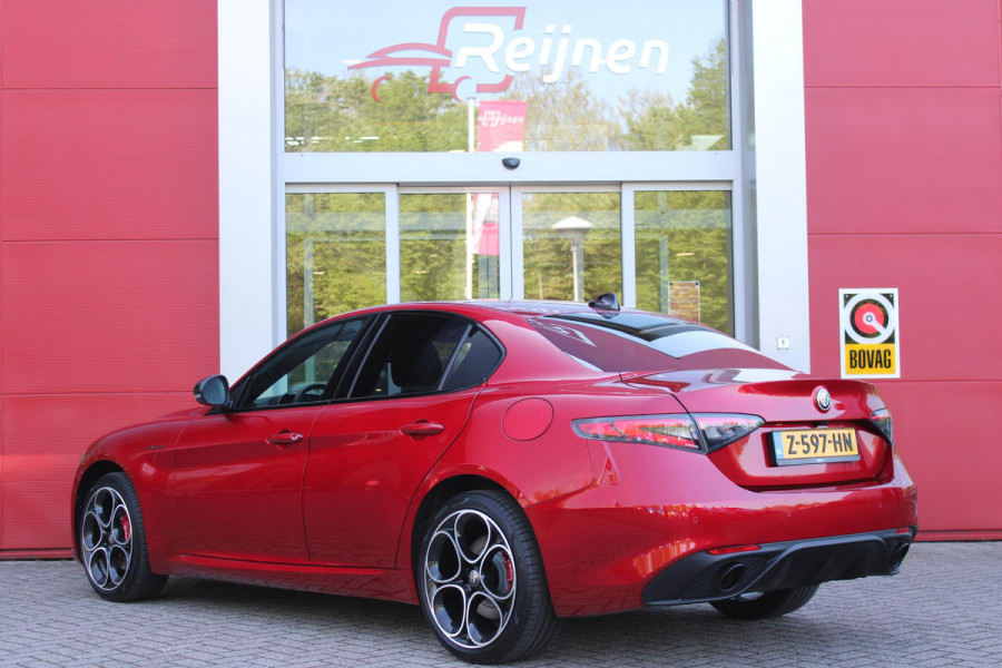 Alfa Romeo Giulia 2.0 T 280PK GME AWD VELOCE | ROSSO ETNA | SPERDIFFERENTIEEL Q4 | HARMAN KARDON BEAUTIFUL SOUND PACK 900W INCLUSIEF LEDEREN DASHBOARD | ALARM SYSTEEM | RIJASSISTENPAKKET | DODEHOEK DETECTIE | ELEKTRISCH BEDIENBARE VOORSTOELEN MET GEHEUGEN FUNCTIE | LEDEREN BEKLEDING | ZWARTE HEMELBEKLEDING | FULL LED MATRIX KOPLAMPEN | NAVIGATIE | APPLE CARPLAY/ANDROID AUTO | PARKEERSENSOREN VOOR EN ACHTER | 19" "5 PETALS " LICHTMETALEN VELGEN | ROOD GESPOTEN REMKLAUWEN | ADAPTIVE CRUISE CONTROL | STOEL VERWARMING | STUUR VERWARMING | | KEYLESS ENTRY/START |
