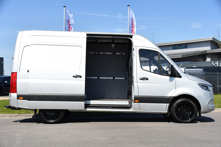 Mercedes-Benz Sprinter V6 319 3.0 CDI L2H2 PB Edition Camera, Cruise, Carplay, Stoelverwarming, Multimedia, LED, Automaat, Standkache, UNIEK!