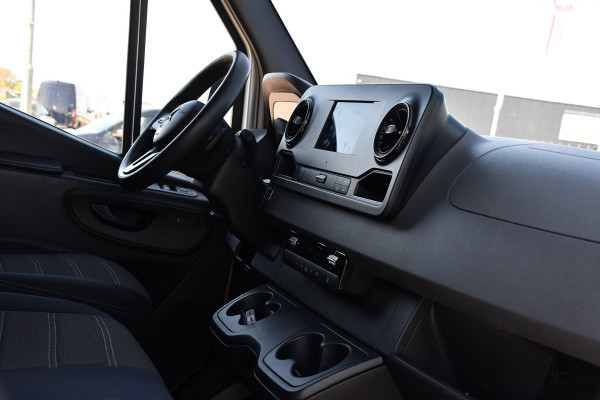 Mercedes-Benz Sprinter V6 319 3.0 CDI L2H2 PB Edition Camera, Cruise, Carplay, Stoelverwarming, Multimedia, LED, Automaat, Standkache, UNIEK!