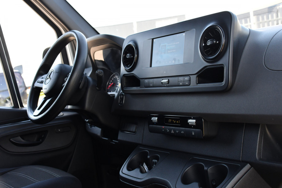 Mercedes-Benz Sprinter V6 319 3.0 CDI L2H2 PB Edition Camera, Cruise, Carplay, Stoelverwarming, Multimedia, LED, Automaat, Standkache, UNIEK!