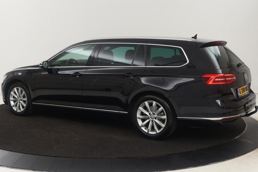 Volkswagen Passat 1.4 TSI TSI Highline | Stoelverwarming | Carplay | Trekhaak| Leder/Alcantara | Full LED | Navigatie | Adaptive cruise | Climate control