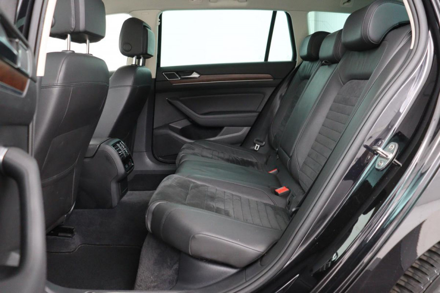 Volkswagen Passat 1.4 TSI TSI Highline | Stoelverwarming | Carplay | Trekhaak| Leder/Alcantara | Full LED | Navigatie | Adaptive cruise | Climate control