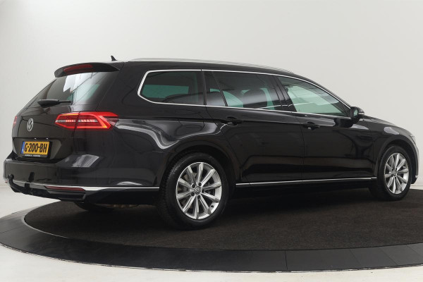 Volkswagen Passat 1.4 TSI TSI Highline | Stoelverwarming | Carplay | Trekhaak| Leder/Alcantara | Full LED | Navigatie | Adaptive cruise | Climate control