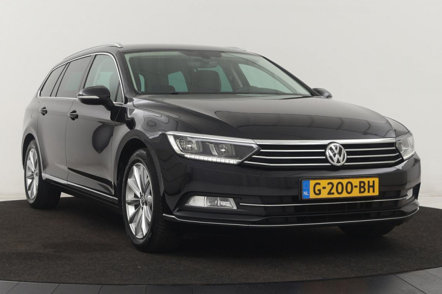 Volkswagen Passat 1.4 TSI TSI Highline | Stoelverwarming | Carplay | Trekhaak| Leder/Alcantara | Full LED | Navigatie | Adaptive cruise | Climate control