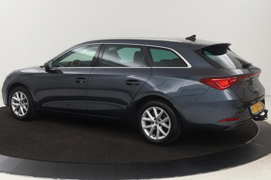 Seat Leon 1.5 eTSI Style Launch Edition | Trekhaak | Carplay | Adaptive cruise | Carplay | Navigatie | Park Assist | Climate control