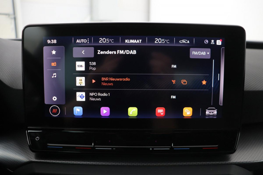 Seat Leon 1.5 eTSI Style Launch Edition | Trekhaak | Carplay | Adaptive cruise | Carplay | Navigatie | Park Assist | Climate control