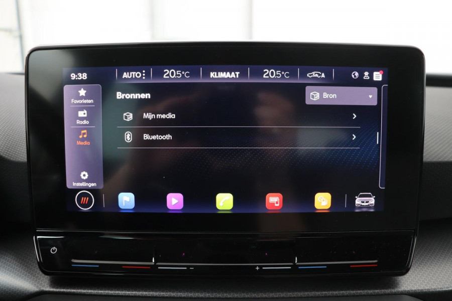 Seat Leon 1.5 eTSI Style Launch Edition | Trekhaak | Carplay | Adaptive cruise | Carplay | Navigatie | Park Assist | Climate control