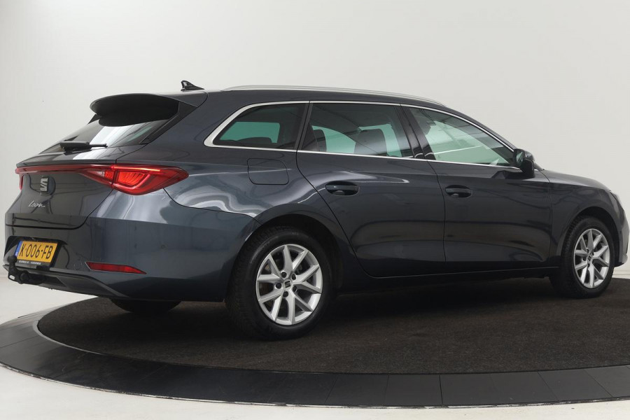 Seat Leon 1.5 eTSI Style Launch Edition | Trekhaak | Carplay | Adaptive cruise | Carplay | Navigatie | Park Assist | Climate control