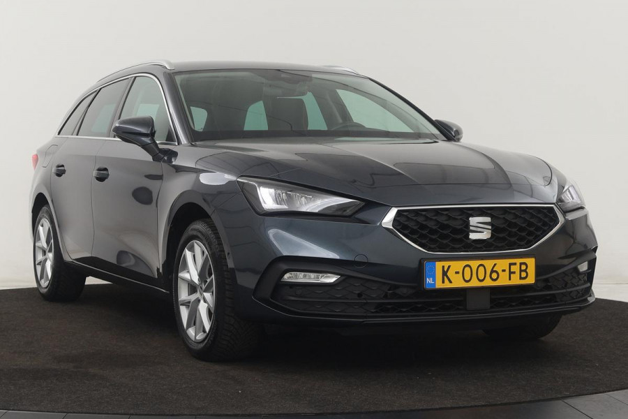 Seat Leon 1.5 eTSI Style Launch Edition | Trekhaak | Carplay | Adaptive cruise | Carplay | Navigatie | Park Assist | Climate control