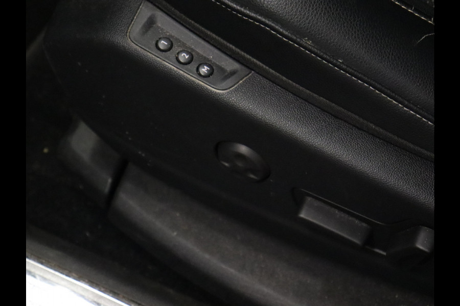 Opel Grandland X 1.2 Turbo Innovation [PANORAMADAK, APPLE CARPLAY, ANDROID, VOL LEDER, CAMERA, MEM. SEATS, STUURVERW, STOELVERW V+A, STOELVENTILATIE, NIEUWSTAAT]