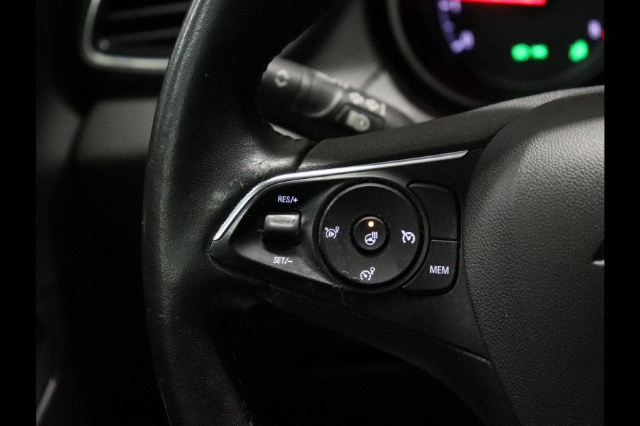 Opel Grandland X 1.2 Turbo Innovation [PANORAMADAK, APPLE CARPLAY, ANDROID, VOL LEDER, CAMERA, MEM. SEATS, STUURVERW, STOELVERW V+A, STOELVENTILATIE, NIEUWSTAAT]