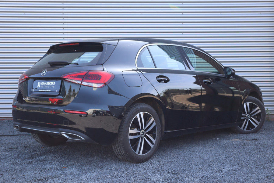Mercedes-Benz A-Klasse 250 e Luxury Sfeer verlichting / Widescreen / Camera / Carplay /