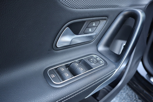 Mercedes-Benz A-Klasse 250 e Luxury Sfeer verlichting / Widescreen / Camera / Carplay /