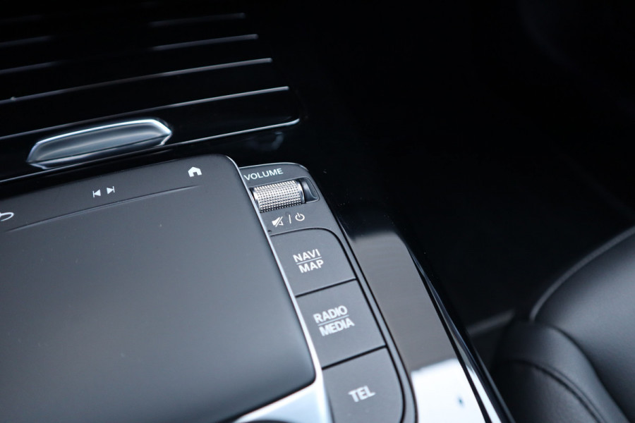 Mercedes-Benz A-Klasse 250 e Luxury Sfeer verlichting / Widescreen / Camera / Carplay /