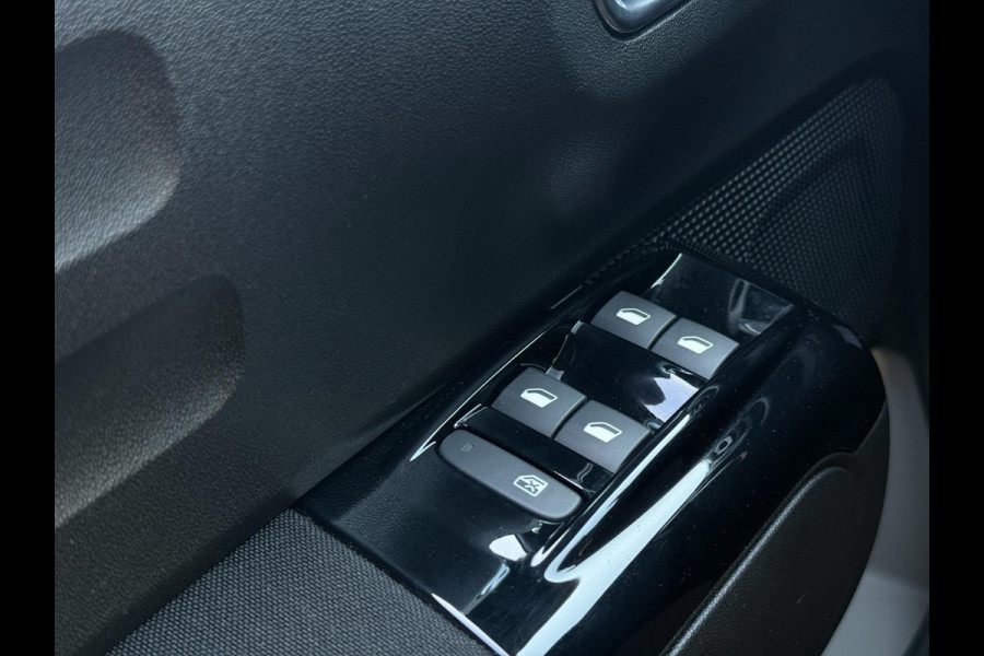 Citroën C3 S&S Shine 2017 | Navi | Climate Control | Trekhaak | Achteruitrijcamera | Apple CarPlay