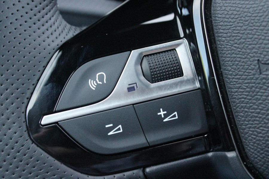 Peugeot 2008 1.2 130PK AUTOMAAT GT PACK | NAVIGATIE | FULL LED KOPLAMPEN | DRAADLOZE APPLE CARPLAY/ANDROID AUTO | ADAPTIVE CRUISE CONTROL | CAMERA VOOR + ACHTER | CLIMATE CONTROL | LICHTMETALEN VELGEN 17" | KEYLESS ENTRY/START | DAB+ RADIO | ALCANTARA/LEDEREN BEKLEDING | ELEKTRISCH BEDIENBARE BESTUURDERSSTOEL | DODEHOEK DETECTIE | PARKEERSENSOREN VOOR + ACHTER | STOEL VERWARMING | MASSAGE STOELEN |