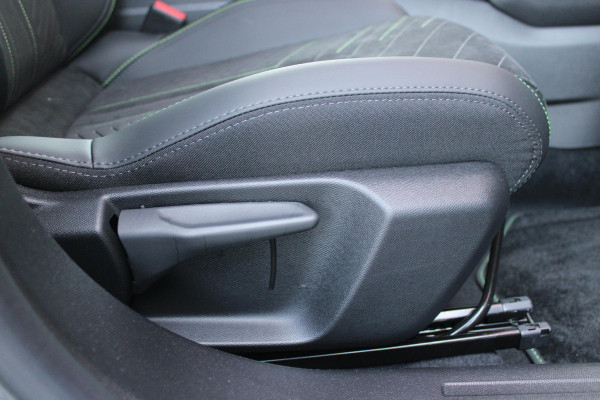 Peugeot 2008 1.2 130PK AUTOMAAT GT PACK | NAVIGATIE | FULL LED KOPLAMPEN | DRAADLOZE APPLE CARPLAY/ANDROID AUTO | ADAPTIVE CRUISE CONTROL | CAMERA VOOR + ACHTER | CLIMATE CONTROL | LICHTMETALEN VELGEN 17" | KEYLESS ENTRY/START | DAB+ RADIO | ALCANTARA/LEDEREN BEKLEDING | ELEKTRISCH BEDIENBARE BESTUURDERSSTOEL | DODEHOEK DETECTIE | PARKEERSENSOREN VOOR + ACHTER | STOEL VERWARMING | MASSAGE STOELEN |