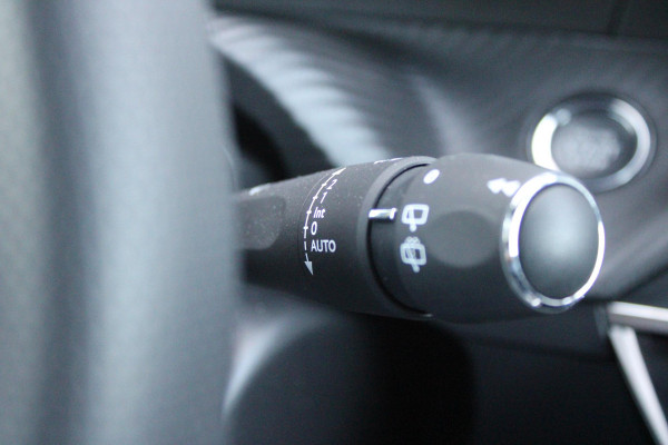 Peugeot 2008 1.2 130PK AUTOMAAT GT PACK | NAVIGATIE | FULL LED KOPLAMPEN | DRAADLOZE APPLE CARPLAY/ANDROID AUTO | ADAPTIVE CRUISE CONTROL | CAMERA VOOR + ACHTER | CLIMATE CONTROL | LICHTMETALEN VELGEN 17" | KEYLESS ENTRY/START | DAB+ RADIO | ALCANTARA/LEDEREN BEKLEDING | ELEKTRISCH BEDIENBARE BESTUURDERSSTOEL | DODEHOEK DETECTIE | PARKEERSENSOREN VOOR + ACHTER | STOEL VERWARMING | MASSAGE STOELEN |