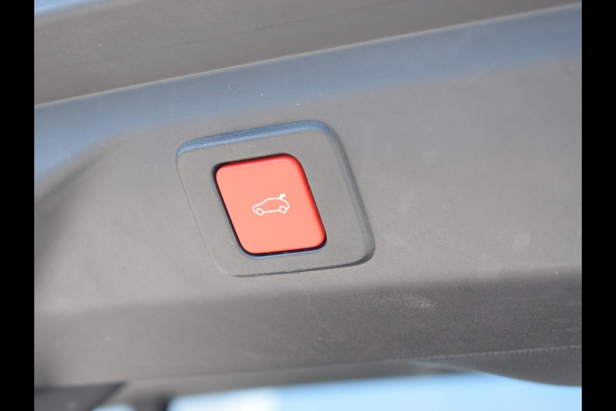 Peugeot 3008 1.2 Hybrid 136 GT NAVIGATIE | CARPLAY | ACHTERUITRIJCAMERA MET SENSOREN | NIEUW MODEL